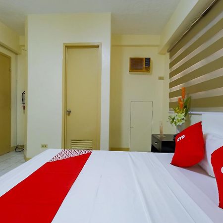 Oyo 840 Orangenest Apartelle Manilla Buitenkant foto