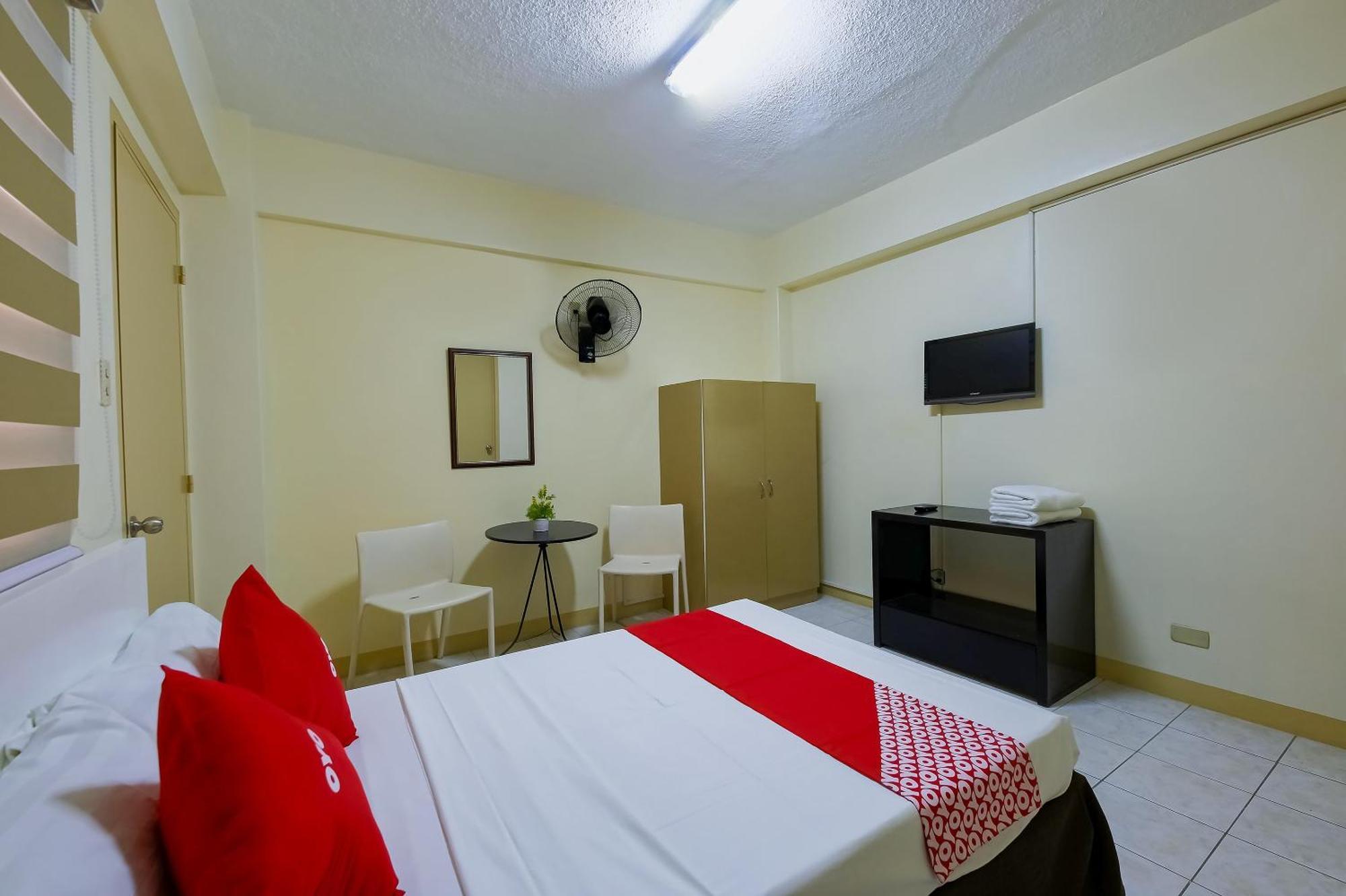 Oyo 840 Orangenest Apartelle Manilla Buitenkant foto