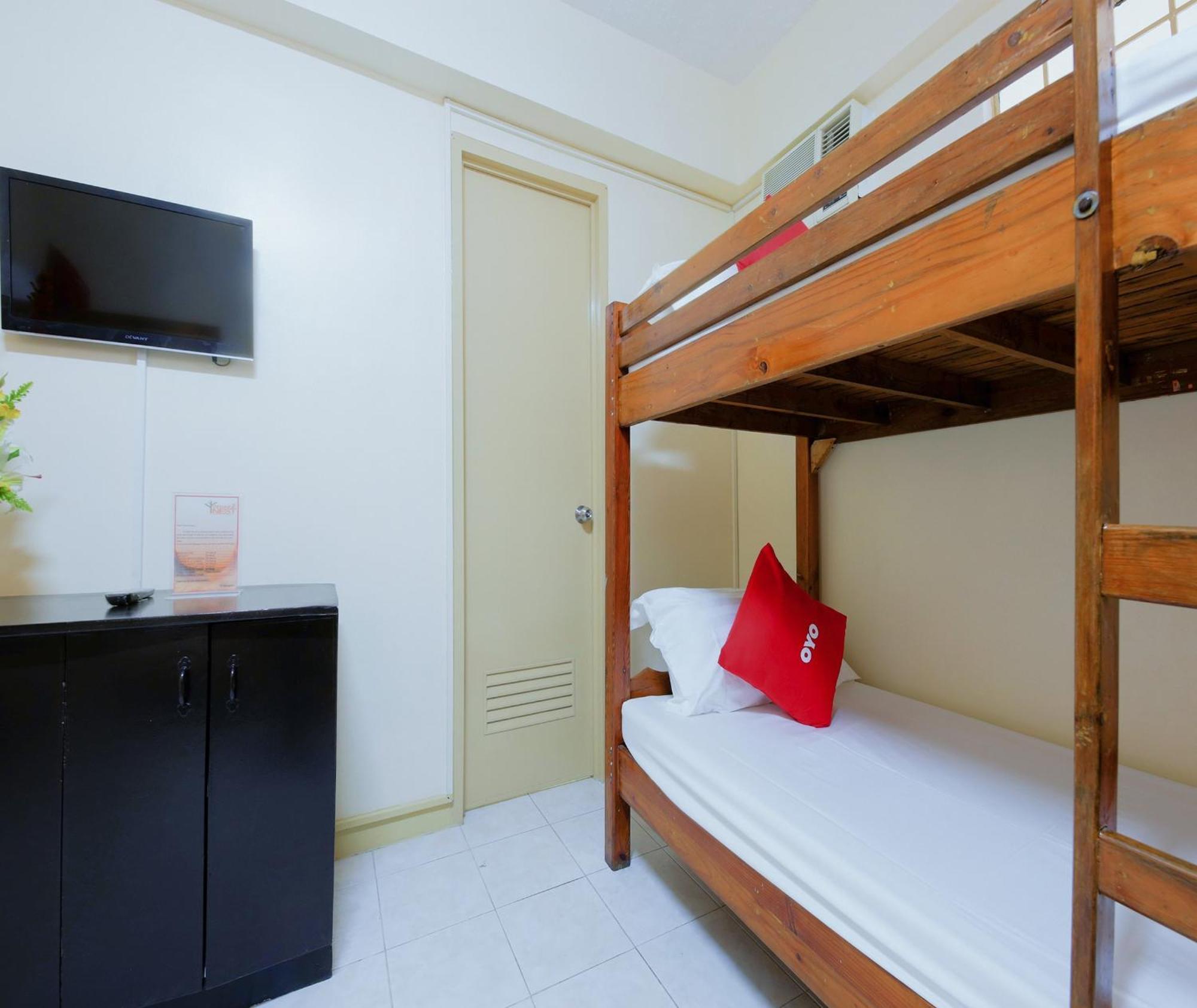 Oyo 840 Orangenest Apartelle Manilla Buitenkant foto